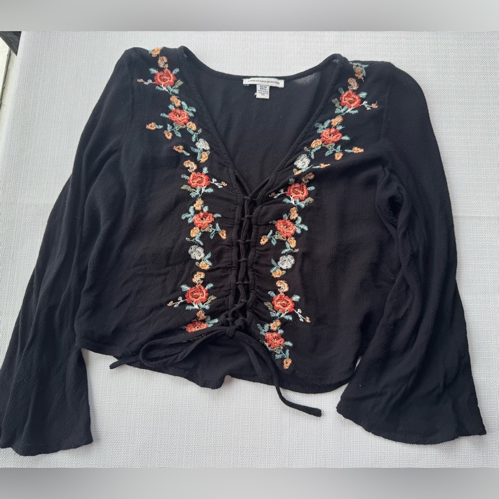American Eagle AE Floral Embroidered Lace Up Front Long Flare Sleeve Blouse XS